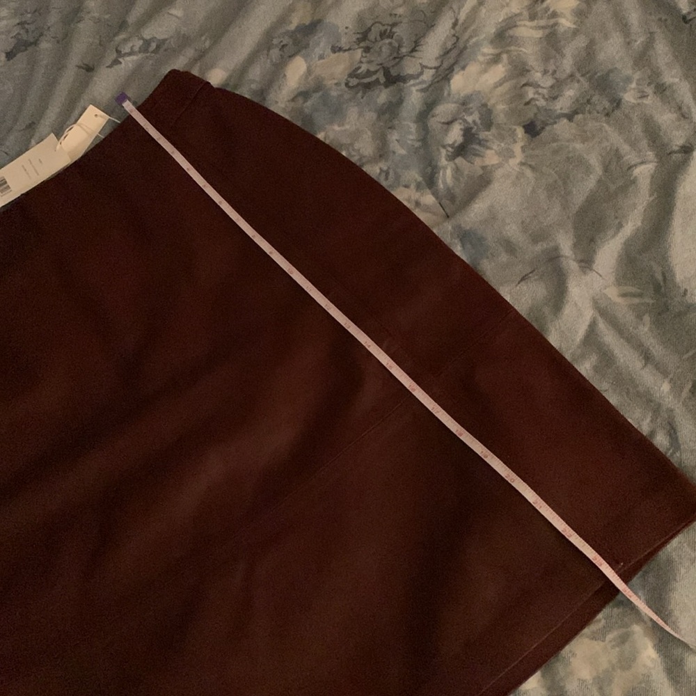 Vince
Leather
Pencil Skirt Elegant Burgundy Leather Skirt - Picture 16 of 16